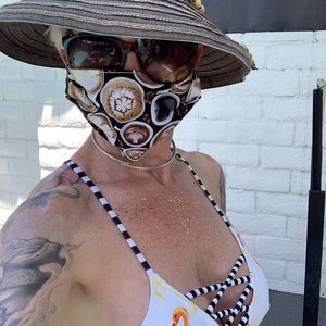 Meet your Posher, Carrie